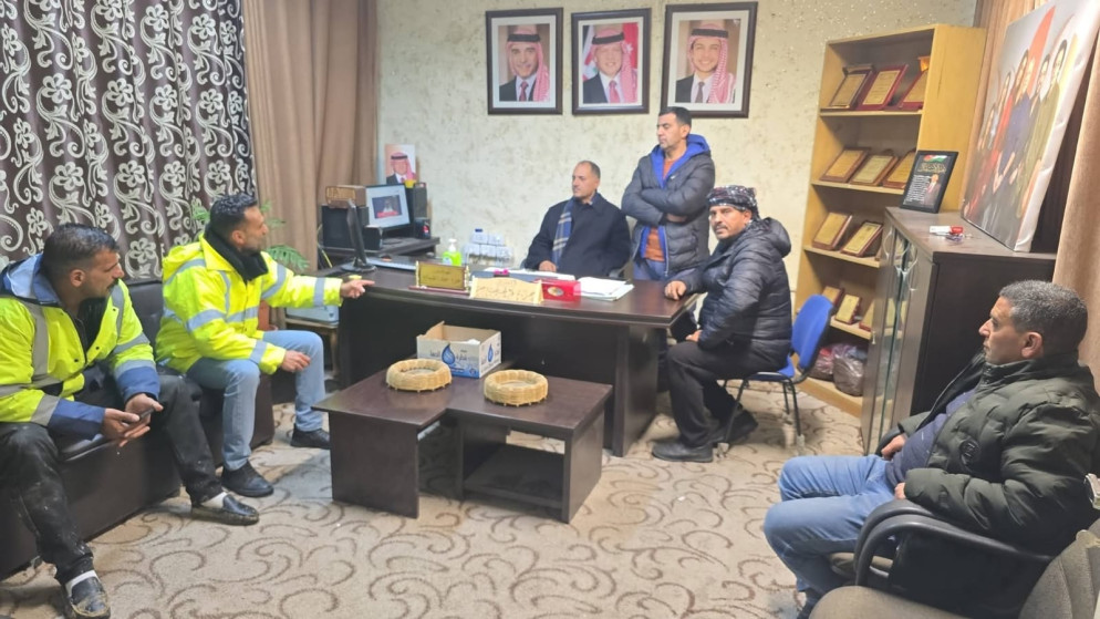 رئيس بلدية الطفيلة يوجه بصيانة الطرق المتضررة وإزالة آثار السيول