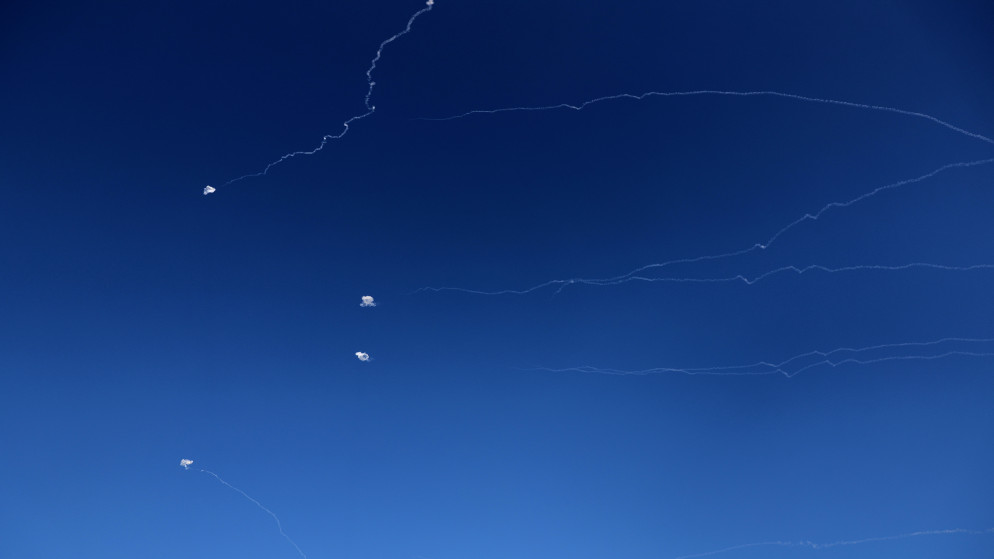 الجيش الاسرائيلي يرصد صواريخ ايرانية واشتباكات مع حزب الله