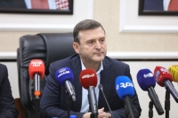 بينما عصفت الرياح العاتية بقطاع الطيران العالمي، وقفت الملكية الأردنية كمنارة صامدة، في وجه التحديات