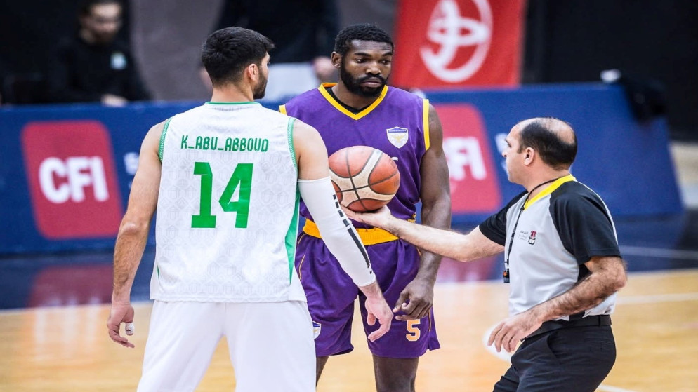 الوحدات يحقق فوزا ثمينا على الإنجليزية في دوري السلة