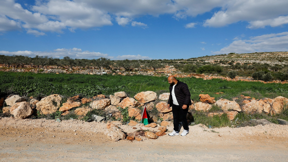 تصاعد عنف المستوطنين بالضفة الغربية يستغل قيود الحرب