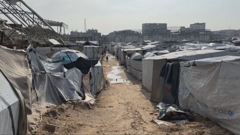 تفاقم أوضاع النازحين بغزة وسط مخاوف من غرق الخيام بسبب المنخفض الجوي