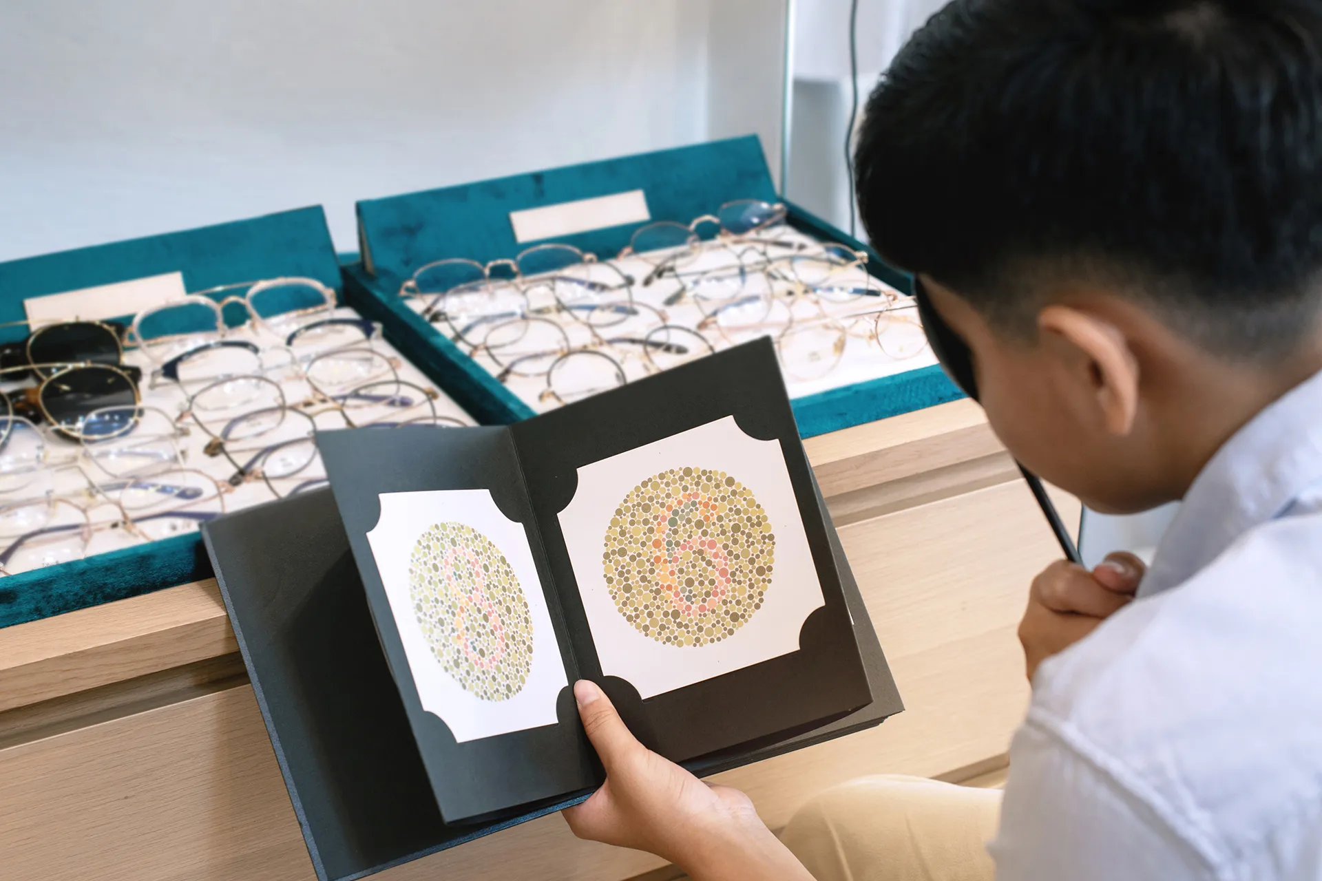 دراسة تكشف: عمى الالوان يزيد خطر الوفاة بسرطان المثانة