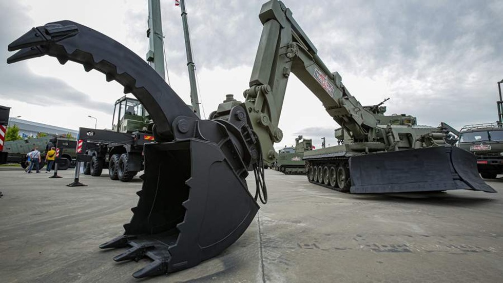 روسيا تحدث قوات الهندسة بعربات UBIM متعددة المهام