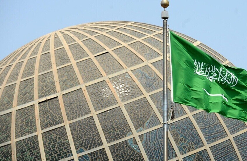 الدفاع السعودية تتصدى لعشرات الطائرات المسيرة القادمة من ايران