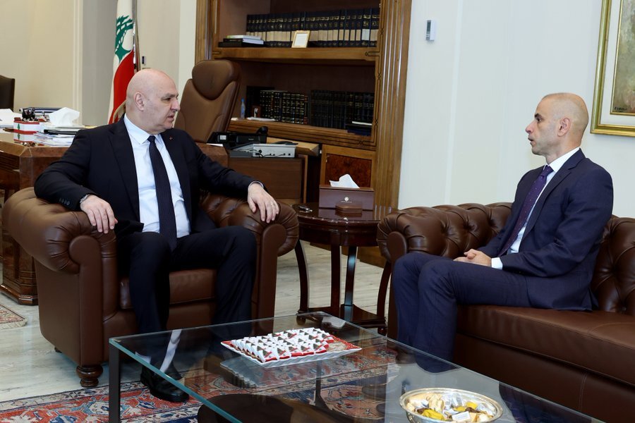 لبنان يستدعي سفيره في ايران للتشاور وتوتر العلاقات مع طهران