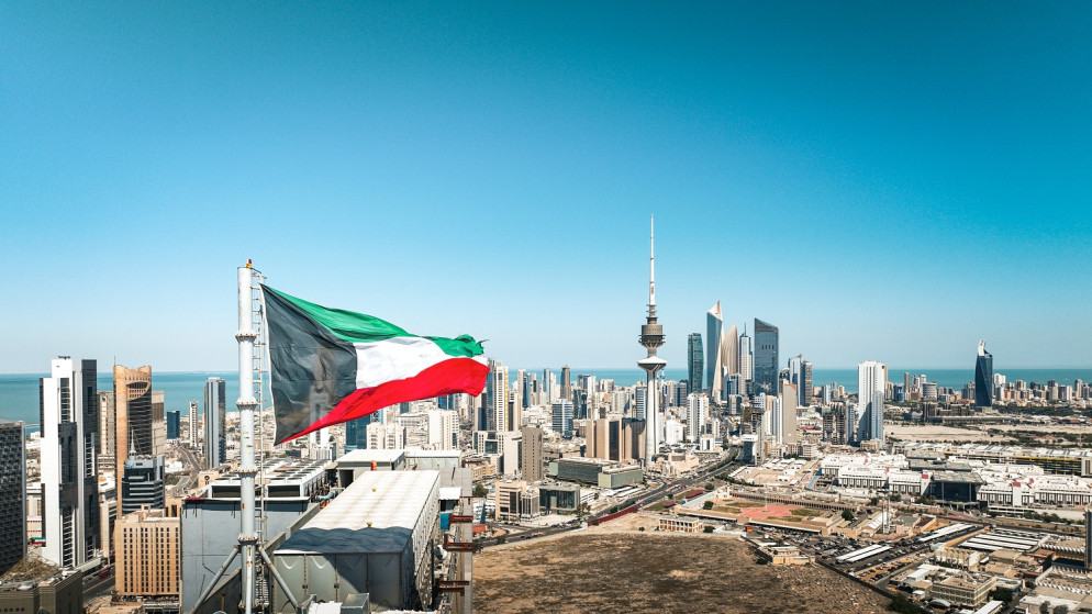 الجيش الكويتي يتصدى لهجمات صاروخية وطائرات مسيرة