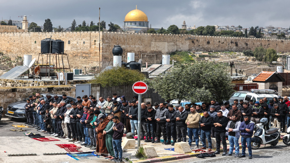 الاحتلال يغلق الأقصى وسط دعوات لاقتحامه في عيد الفصح