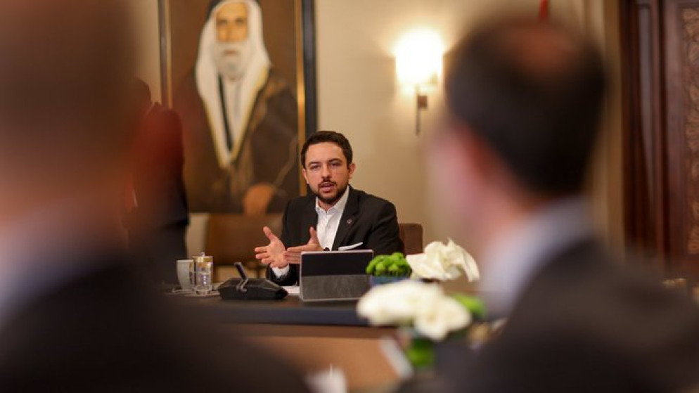 ولي العهد يؤكد أهمية تطوير بيئة تشريعية للمشاريع الناشئة