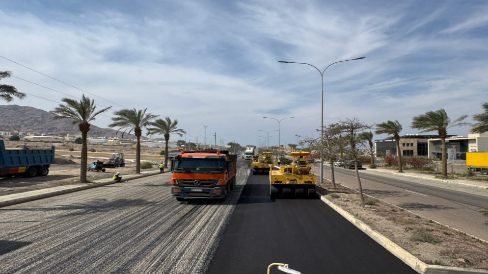الأشغال تطلق أعمال صيانة مدخل العقبة بتكلفة 90 ألف دينار