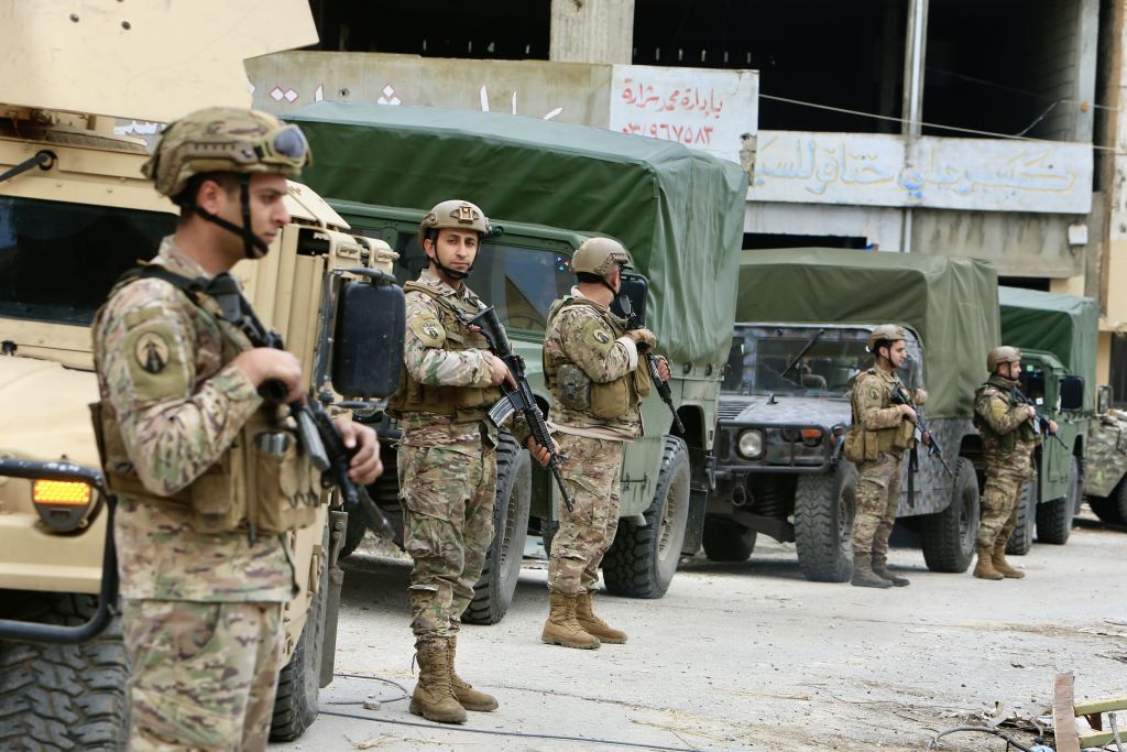 تصعيد جنوب لبنان: مقتل جندي لبناني بقصف اسرائيلي على حاجز للجيش