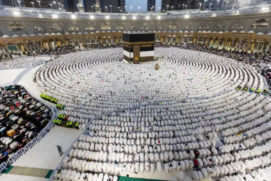 السعودية تفعل غرفة عمليات لخدمة المعتمرين وتستقبل 18 مليون زائر