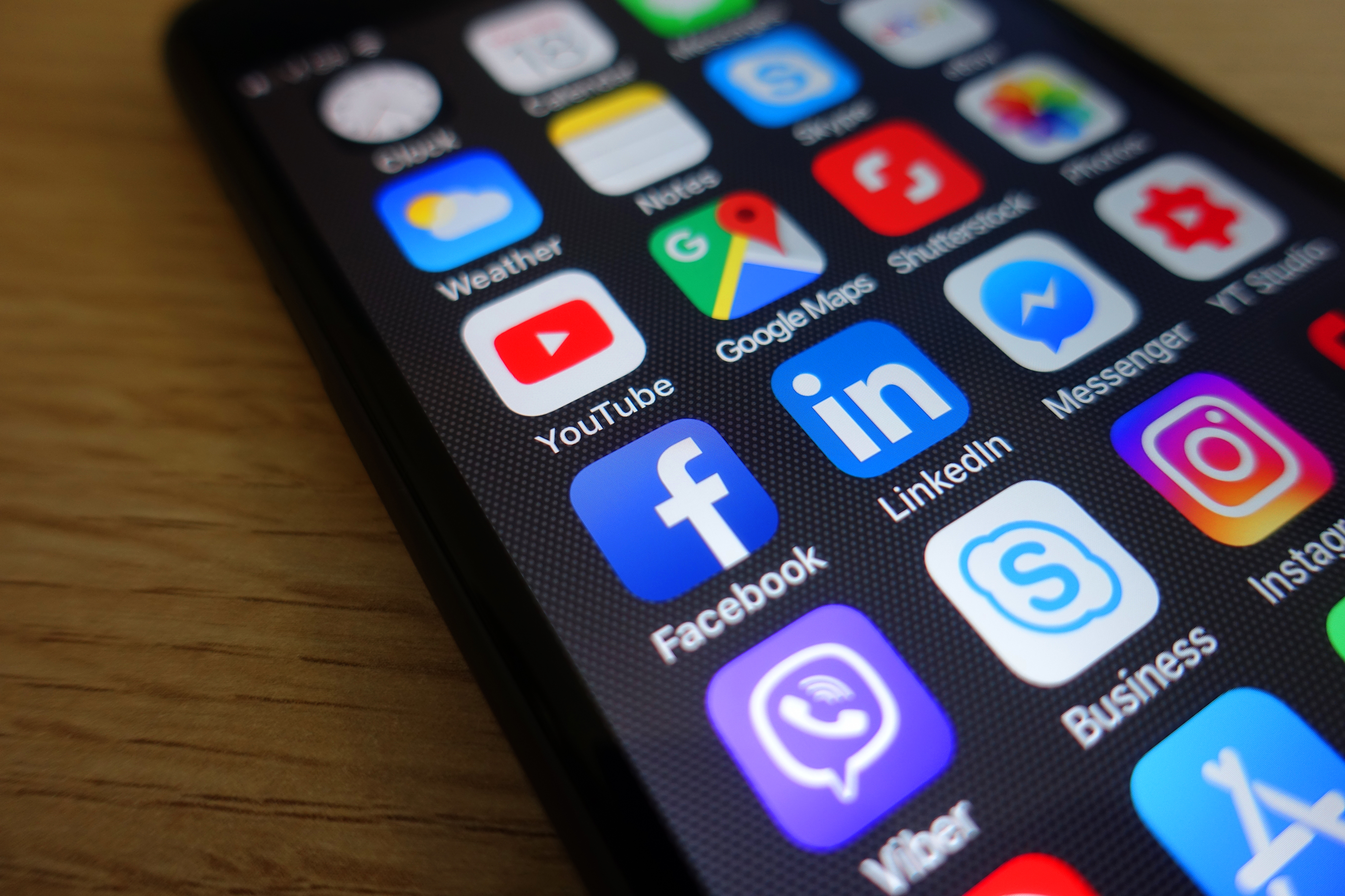 التطبيقات تتجسس: اليات التتبع الخفية وكيفية استعادة الخصوصية الرقمية