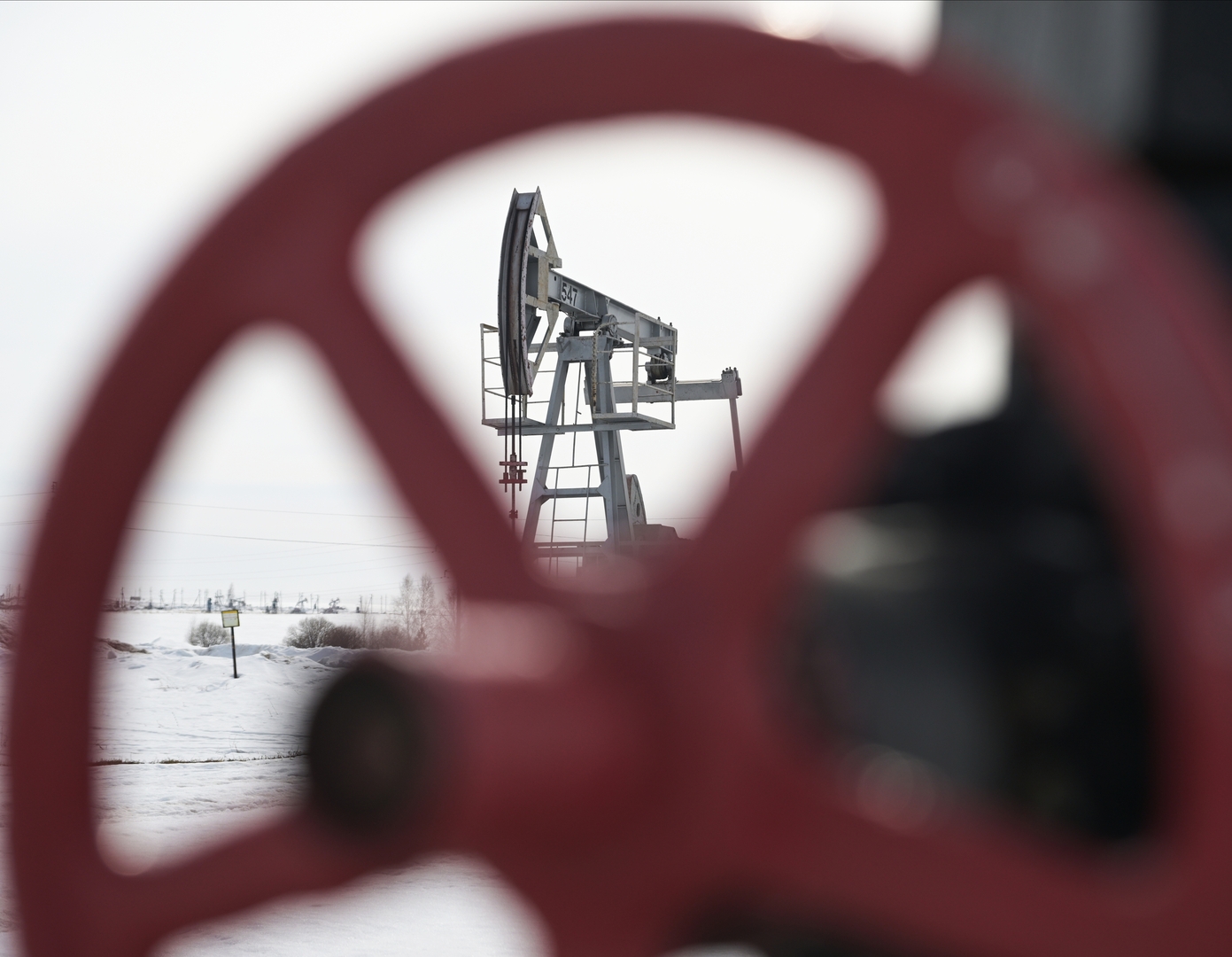 وزير النفط الايراني يؤكد: لا نقص في الوقود رغم التحديات