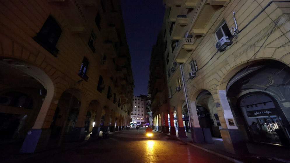 القاهرة تواجه أزمة طاقة وتغلق أبوابها مبكرا لخفض استهلاك الكهرباء