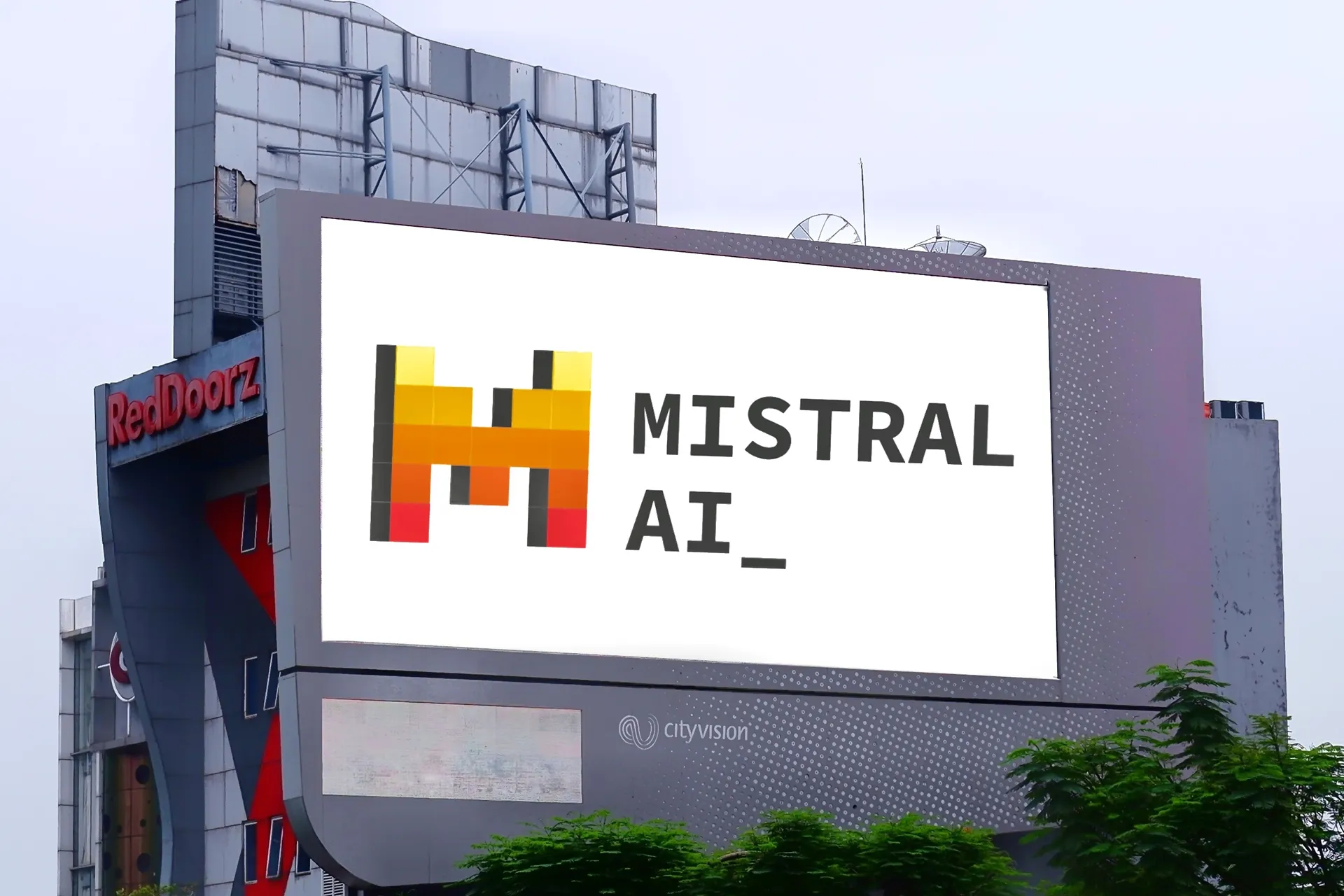 ميسترال الفرنسية تحصل على 830 مليون دولار لتطوير بنية تحتية للذكاء الاصطناعي