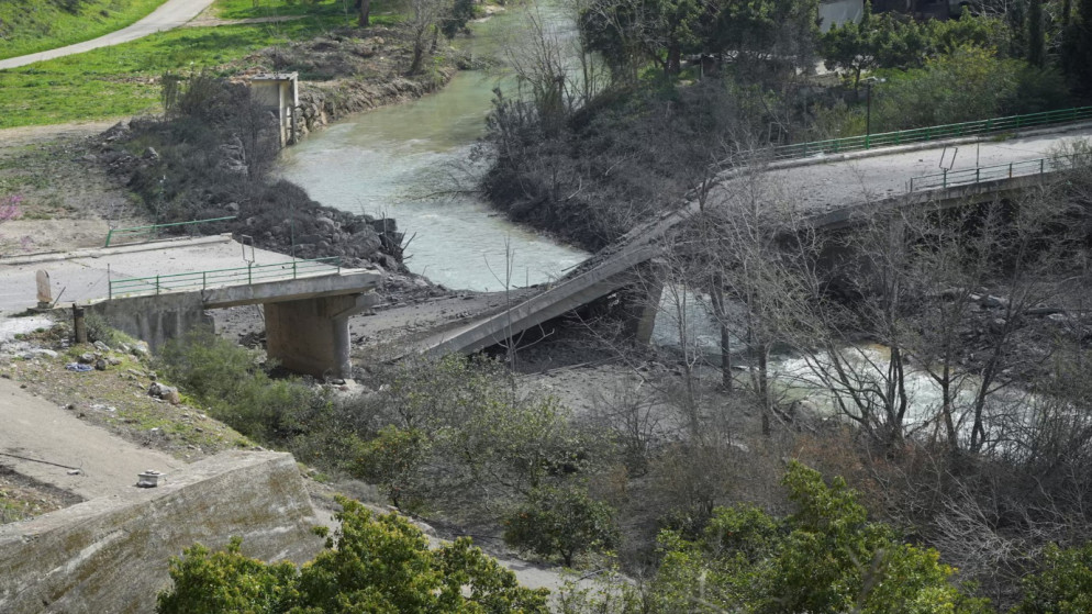جيش الاحتلال يعلن نيته قصف جسرين شرق لبنان