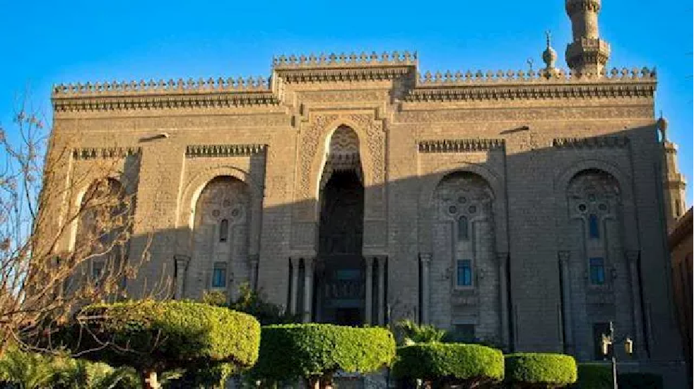 تحقيق عاجل في تجاوزات مسجد الرفاعي بعد حفل زفاف إيراني مثير للجدل