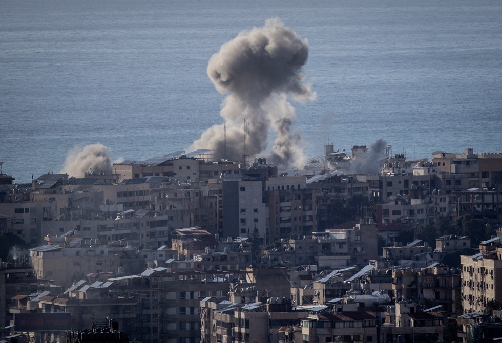 تصعيد جنوب لبنان: غارات اسرائيلية مكثفة واستهدافات متبادلة