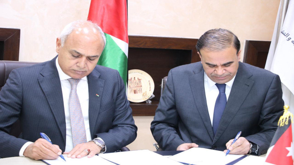 قروض حسنة بقيمة 3 آلاف دينار لدعم مشاريع خريجي التدريب المهني في الاردن