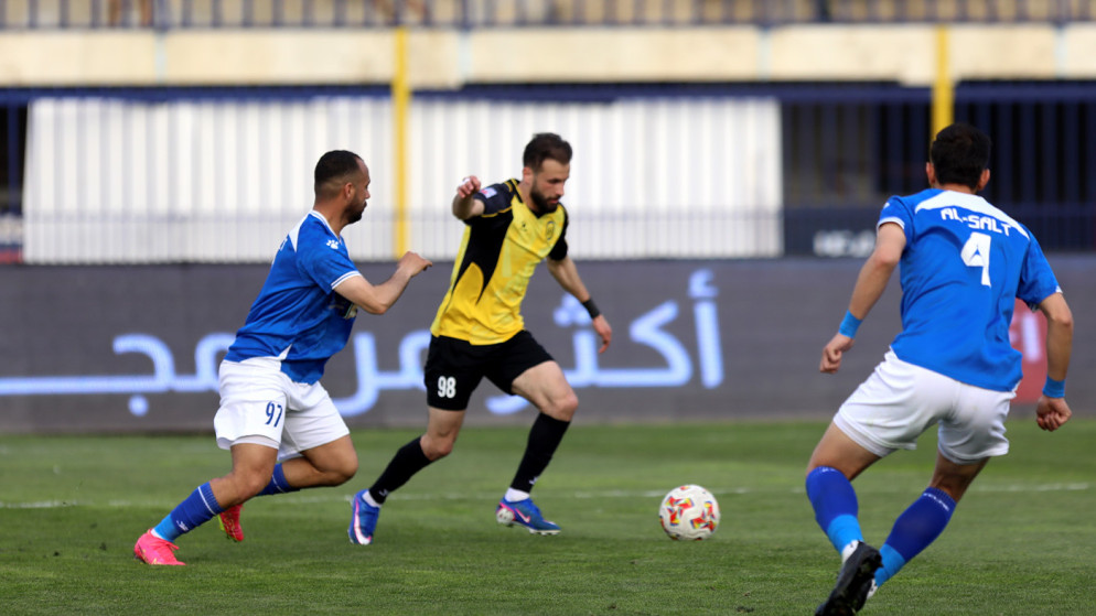 الحسين ينفرد بصدارة دوري المحترفين الاردني بفوز كاسح