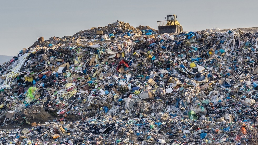 تفاقم أزمة النفايات: مليارات الأطنان تهدد العالم
