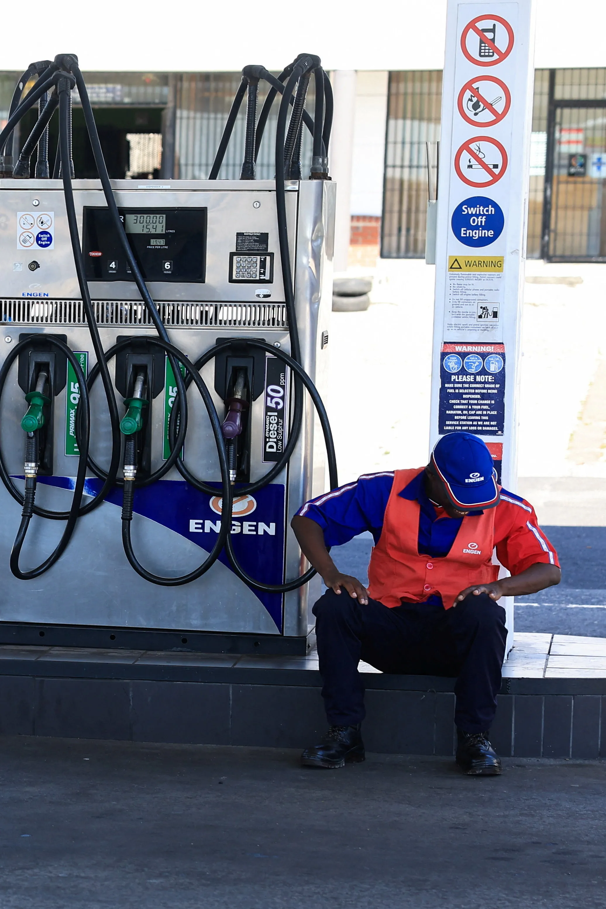 تداعيات الحرب وارتفاع أسعار النفط: أفريقيا تواجه ضغوطا وتستكشف فرصا استراتيجية