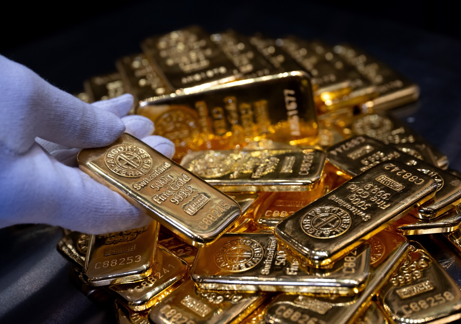 تراجع أسعار الذهب يثير مخاوف المستثمرين