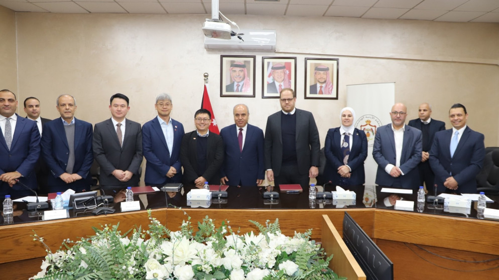 التربية توقع مذكرة تفاهم لتطوير النقل المدرسي في الجنوب والعقبة