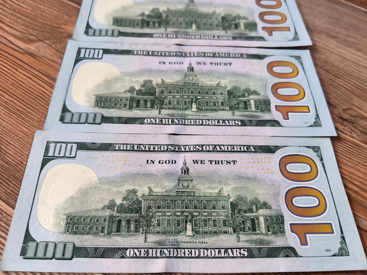 تراجع الدولار بفعل توقعات التهدئة في الشرق الأوسط