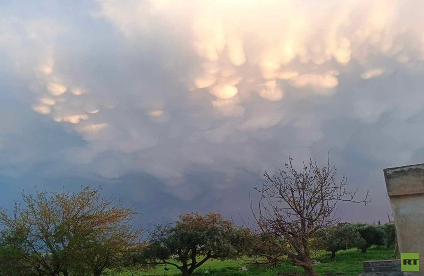 ظهور سحب الماماتوس الساحرة في سماء منبج