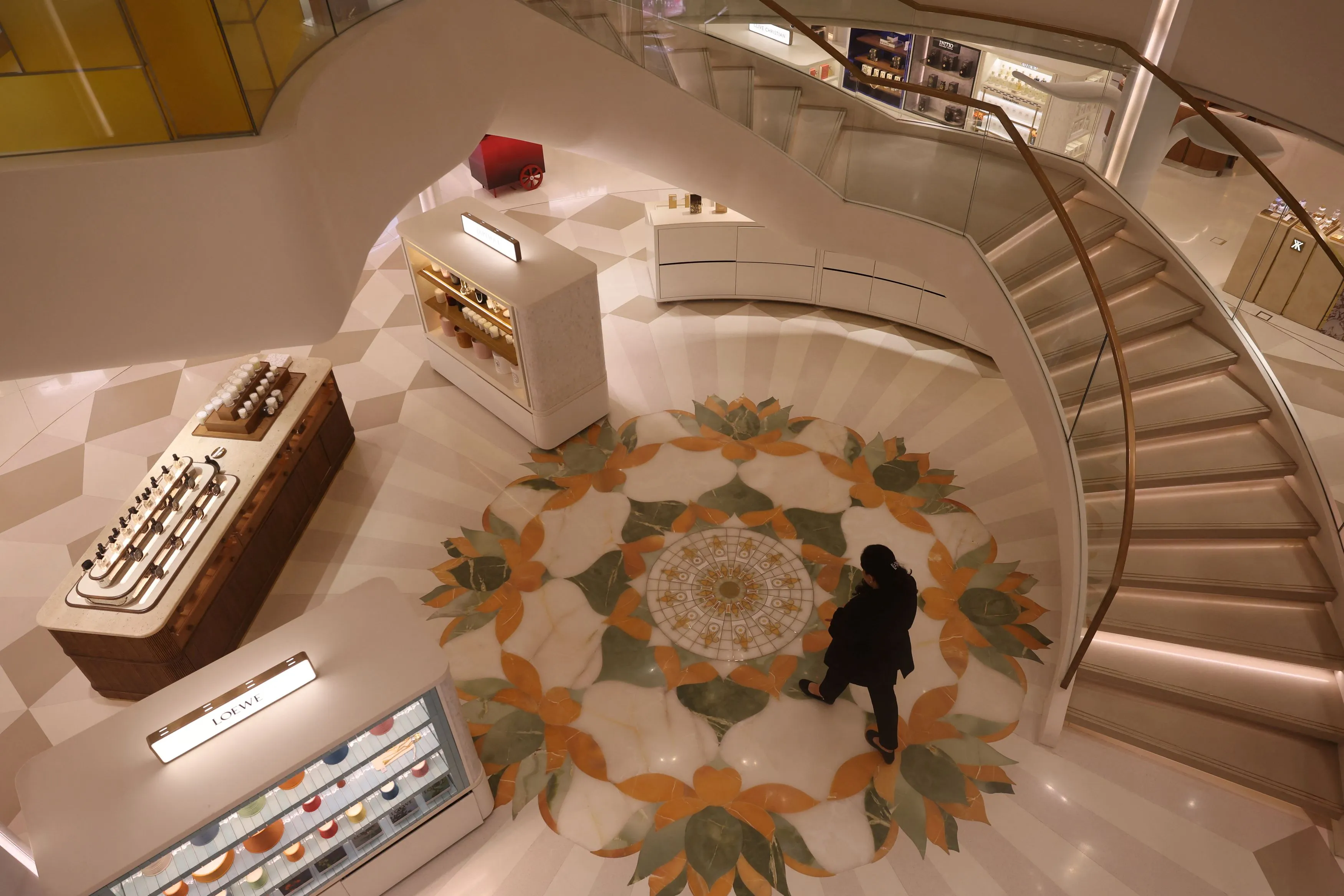 خسائر ضخمة في سوق السلع الفاخرة نتيجة الحرب على إيران