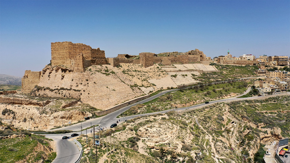 إغلاق طريق المرج في الكرك بسبب مشروع التلفريك