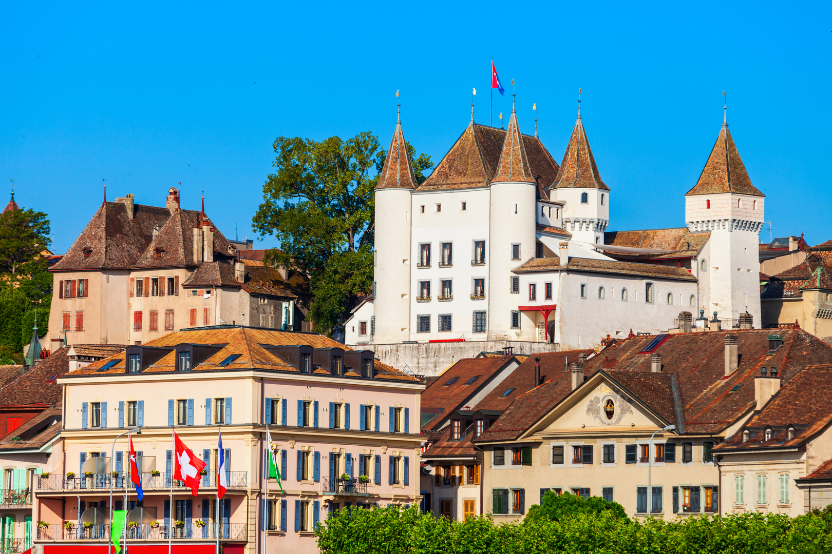 أثرياء العرب يتجهون لسوق العقارات الفاخرة في أوروبا هربا من الأزمات