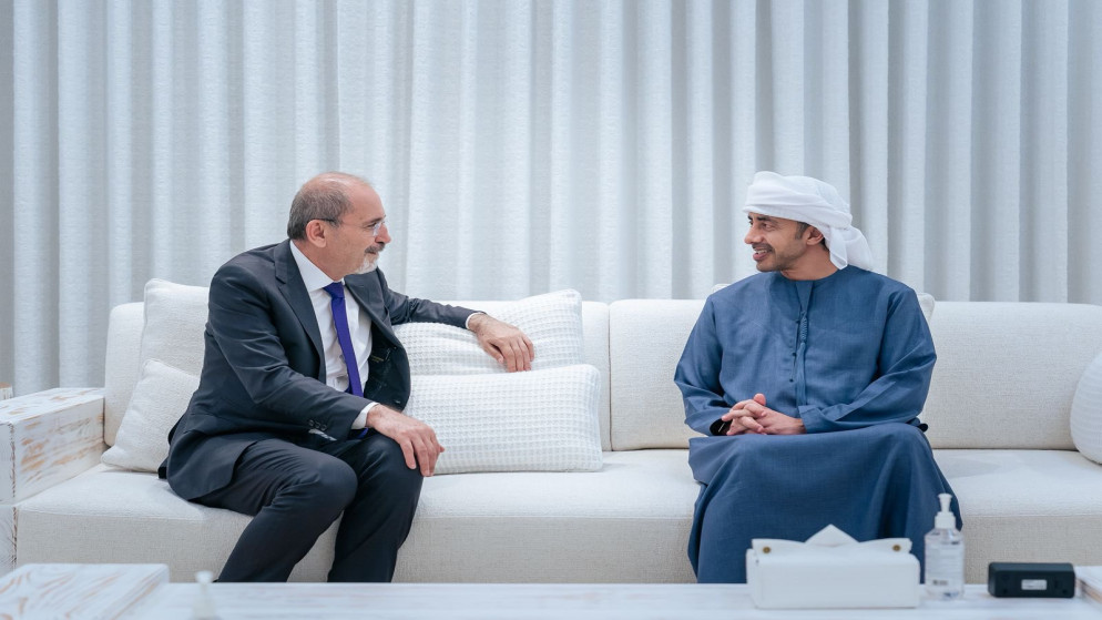 الصفدي يلتقي بن زايد في أبو ظبي لتعزيز العلاقات الثنائية