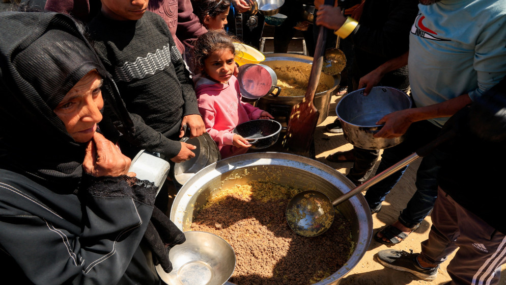 تحذيرات من انتشار الأمراض في مخيمات النزوح بقطاع غزة