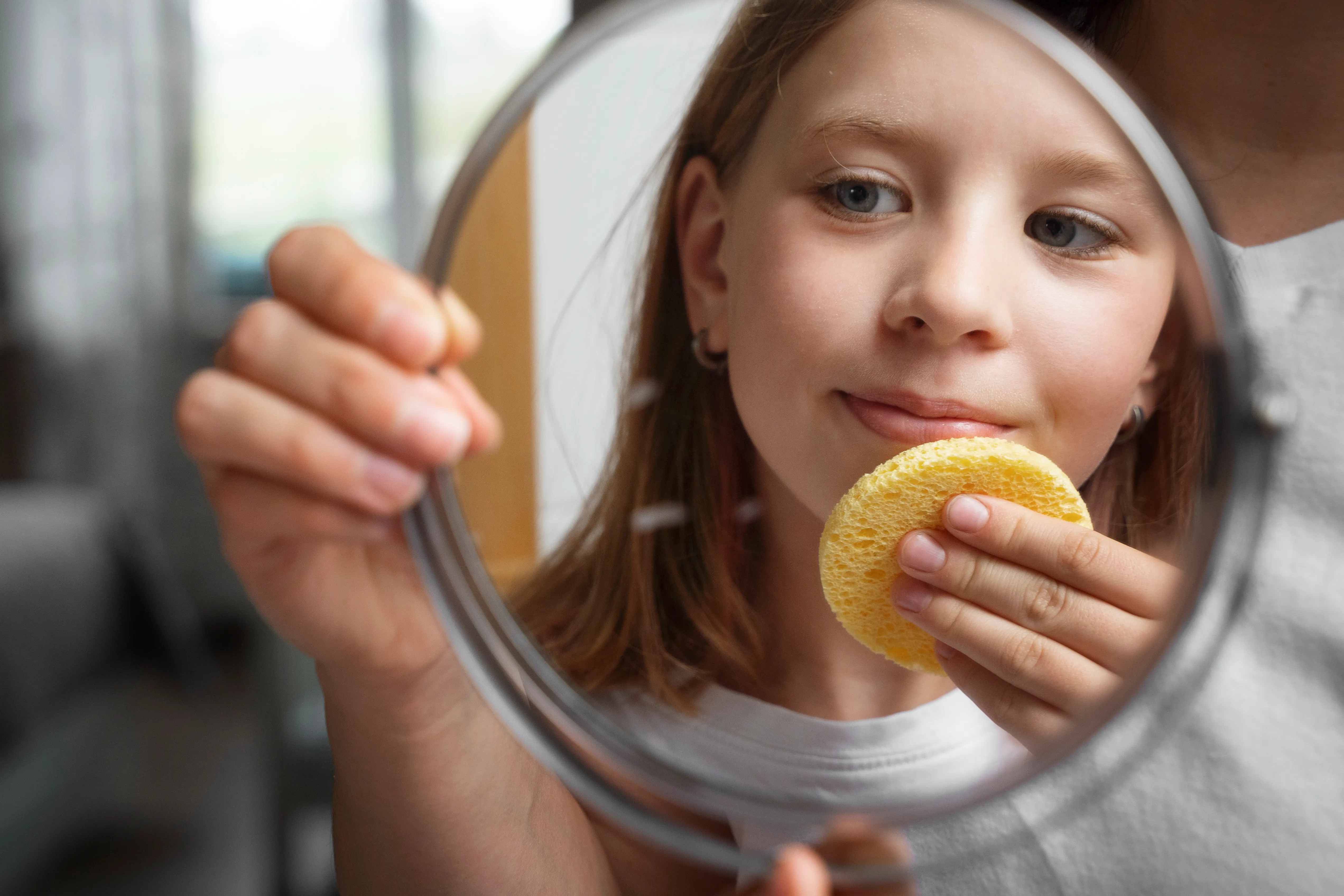 هوس العناية بالبشرة لدى الأطفال: تأثيرات سلبية على الصحة النفسية والجسدية