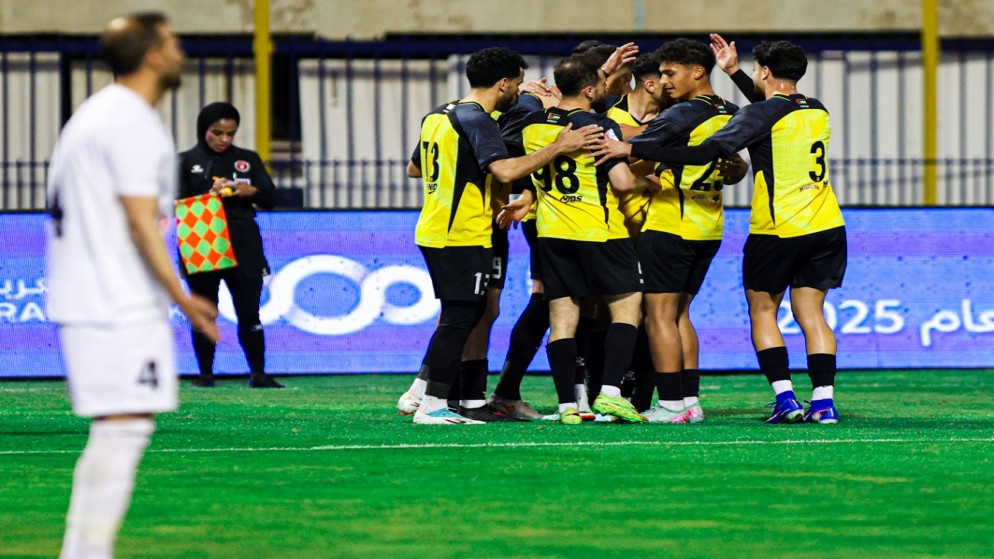 الحسين يحسم المباراة أمام الرمثا بفوز ساحق في دوري المحترفين