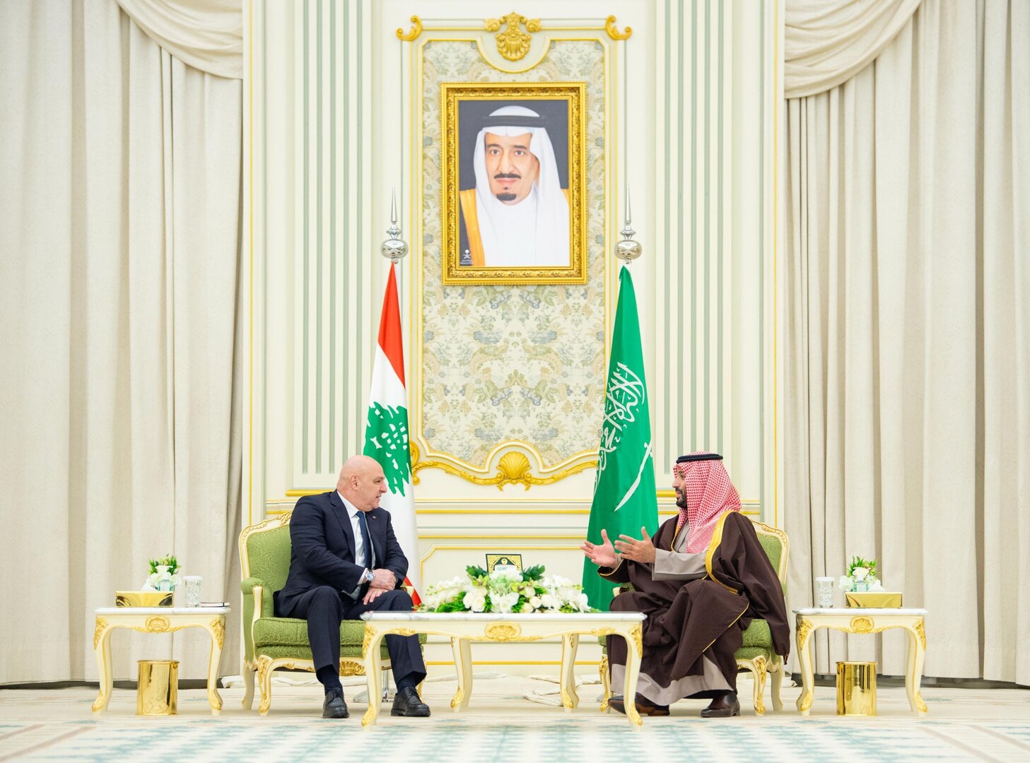 لبنان يشيد بجهود السعودية في دعم استقرار المنطقة ويدعو لوقف النزاع