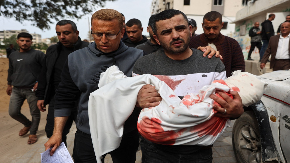 استشهاد 4 فلسطينيين بينهم طفل في قصف إسرائيلي على غزة