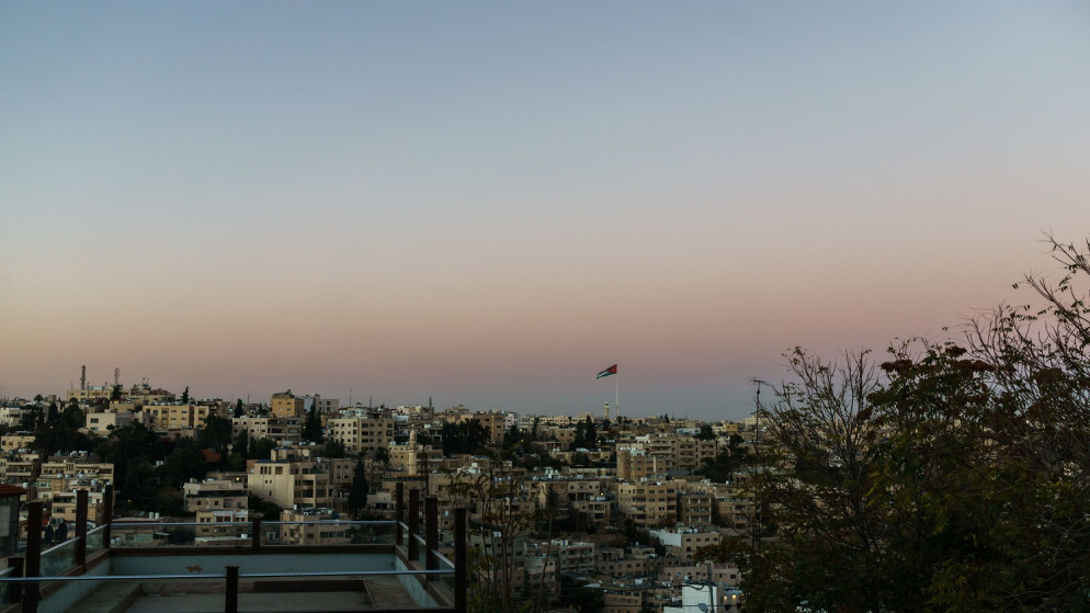 توقعات بانخفاض درجات الحرارة وطقس لطيف في الاردن