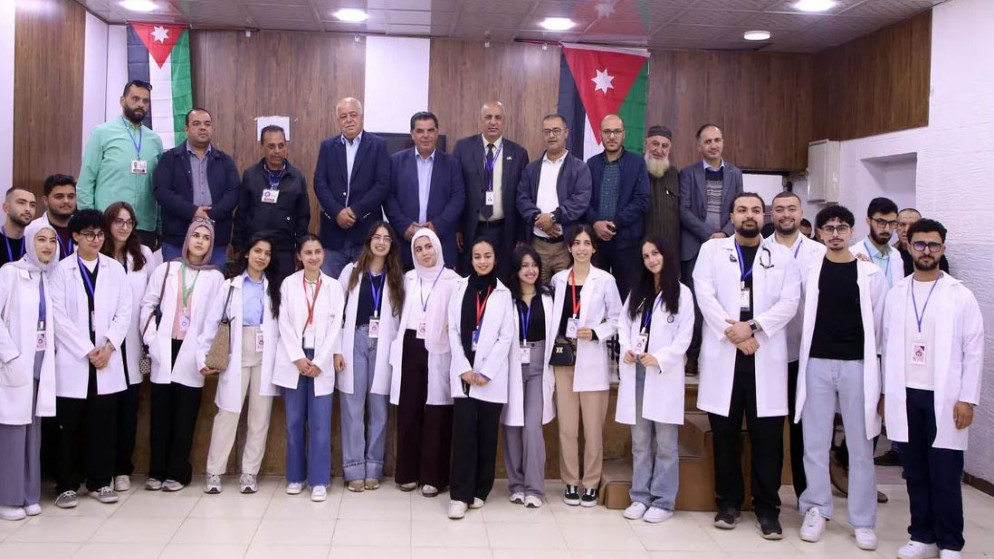 يوم طبي مجاني في مخيم إربد احتفالا بيوم العلم