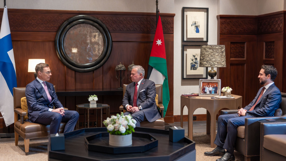 تعزيز العلاقات الأردنية الفنلندية في لقاء الملك مع الرئيس ستوب