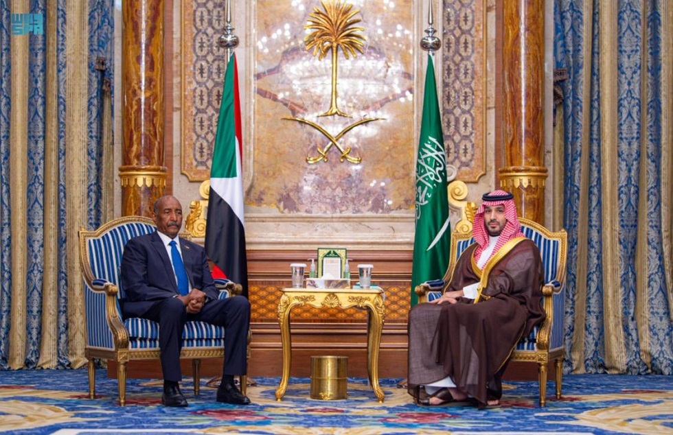 البرهان يصل جدة للقاء ولي العهد السعودي