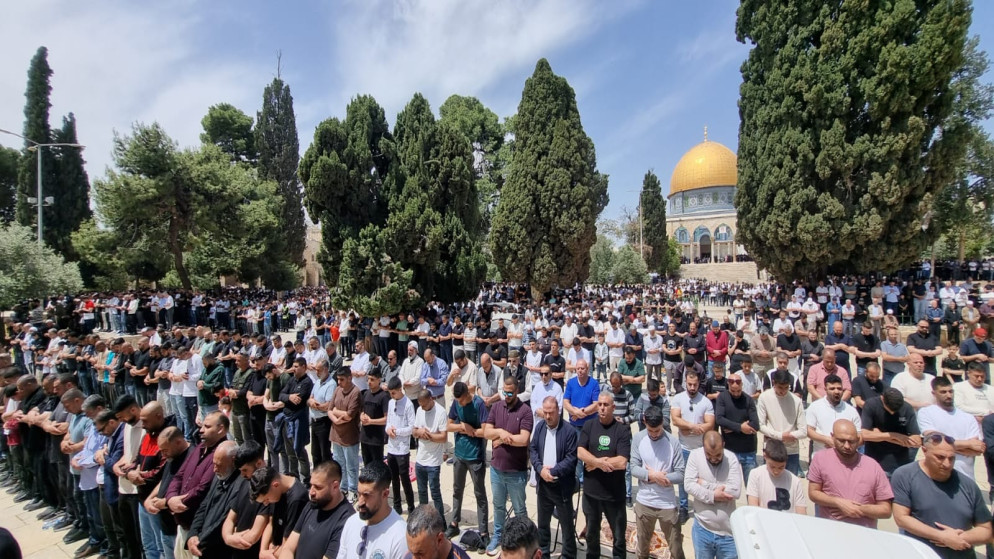 75 ألف مصل يؤدون صلاة الجمعة في المسجد الأقصى رغم قيود الاحتلال