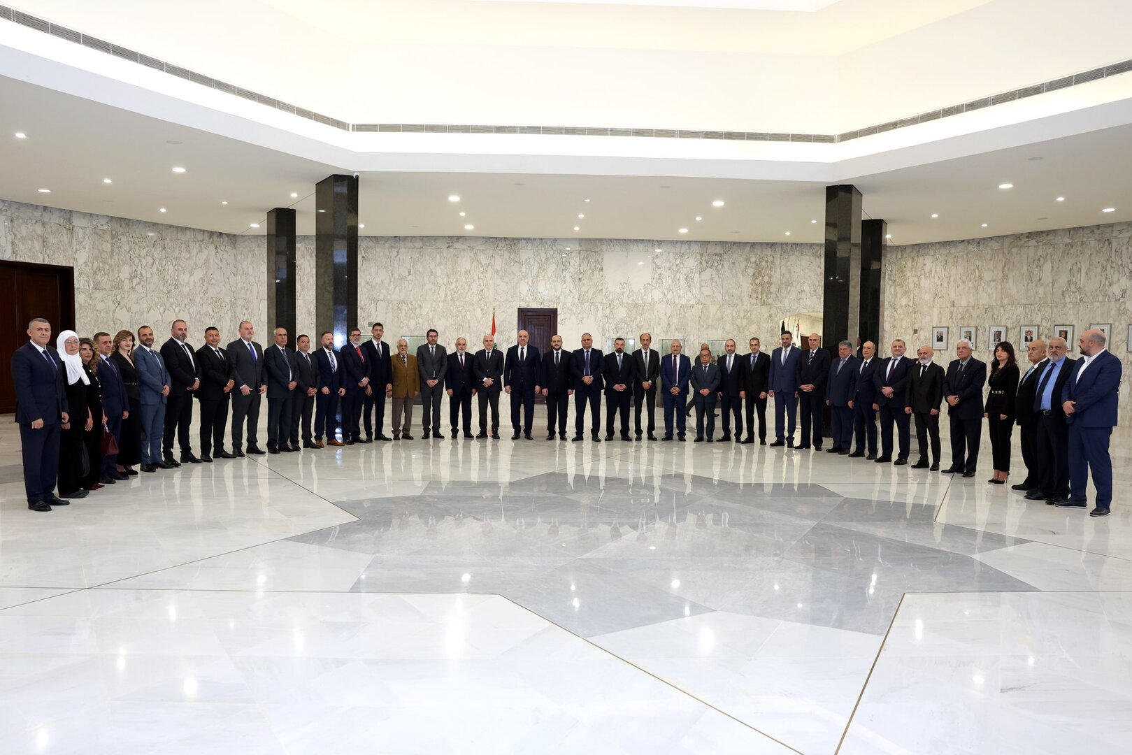 الرئيس اللبناني يؤكد على أهمية المفاوضات لتحقيق السلام