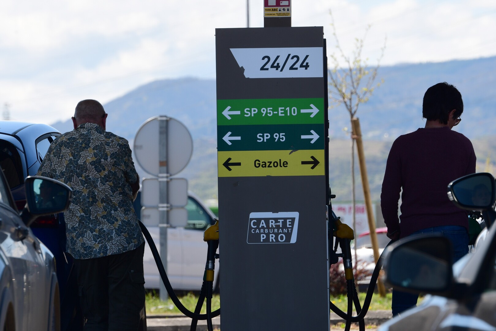 فرنسا تعلن عن دعم جديد للوقود بقيمة 180 مليون يورو لمواجهة أزمة الطاقة