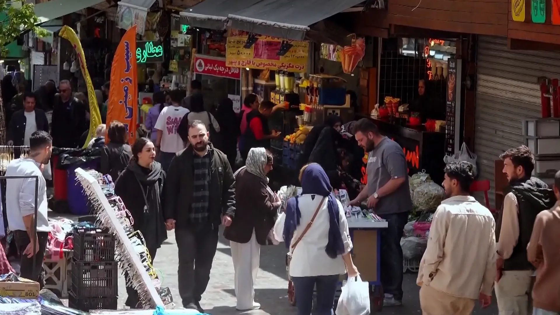 تداعيات الحصار الأمريكي على الاقتصاد الإيراني وتأثيره على المواطنين