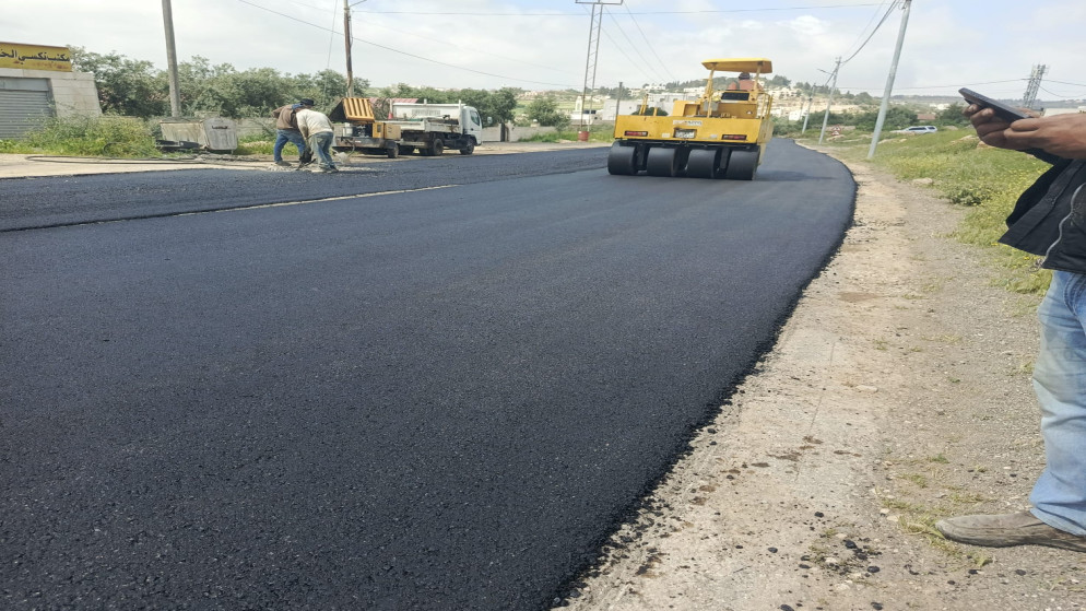 الاشغال العامة تعلن بدء تأهيل طريق الزعتري في البلقاء