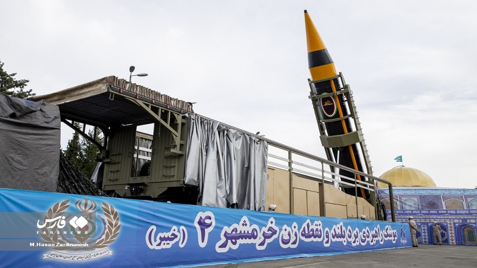إيران تكشف عن صاروخ خرمشهر-4 بقدرات تكنولوجية متقدمة